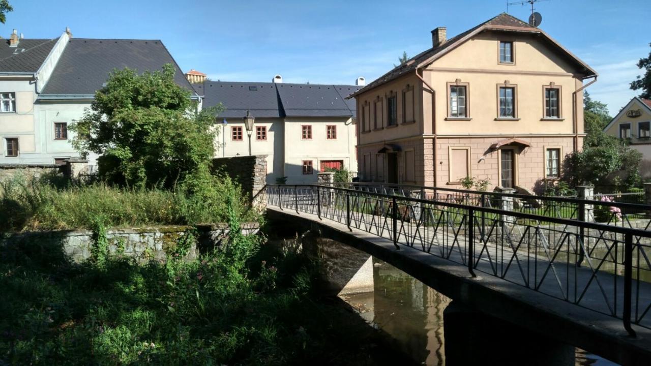 Mestansky Dum - Kulturni Pamatka Mlynska 119 Jindřichŭv Hradec Exterior foto