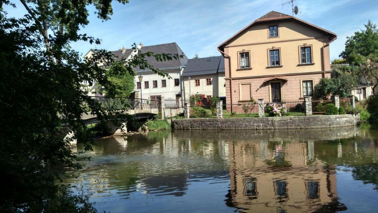 Mestansky Dum - Kulturni Pamatka Mlynska 119 Jindřichŭv Hradec Exterior foto